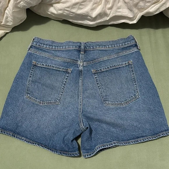 Old Navy High Rise Baggy Denim Shorts - Picture 2 of 4